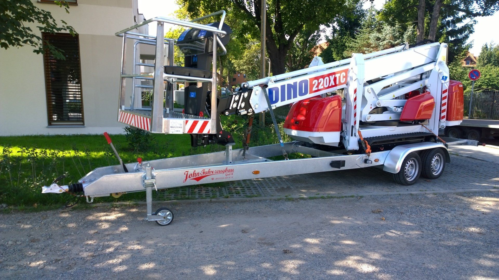 John; John Fahrzeugbau; jhb; Lastenanhänger; Anhänger; Hubbühne; Dresden; Sonderanfertigung