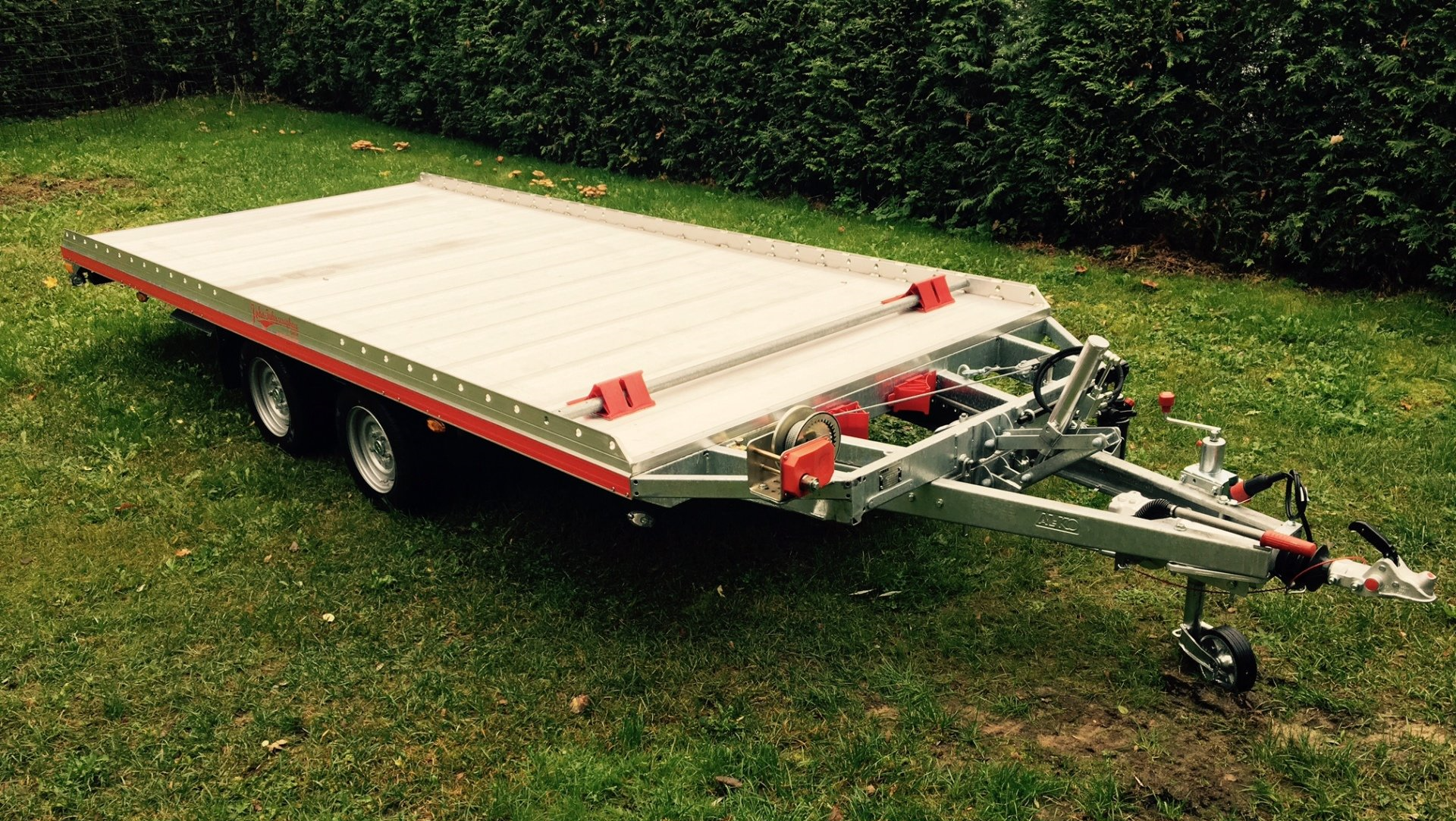 John; John Fahrzeugbau; JAT; jat; Anhänger; Auto; Dresden; Autotransportanhänger; Autotransporter; Sonderanfertigung