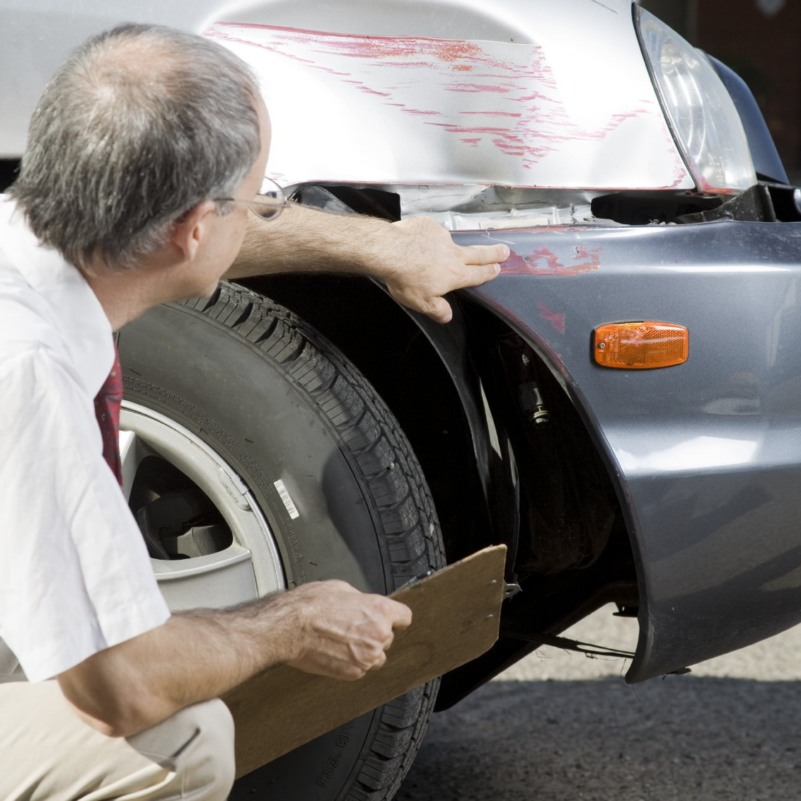 Schadensaufnahme durch unseren Experten Unfallschaden begutachten