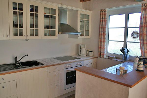 Offene Küche zum Wohnraum Ferienhaus Queller 24c Nordsee Friedrichskoog