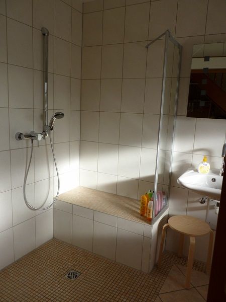 Duschbad im Erdgeschoss Ferienhaus Anwaß 15 Nordsee Friedrichskoog