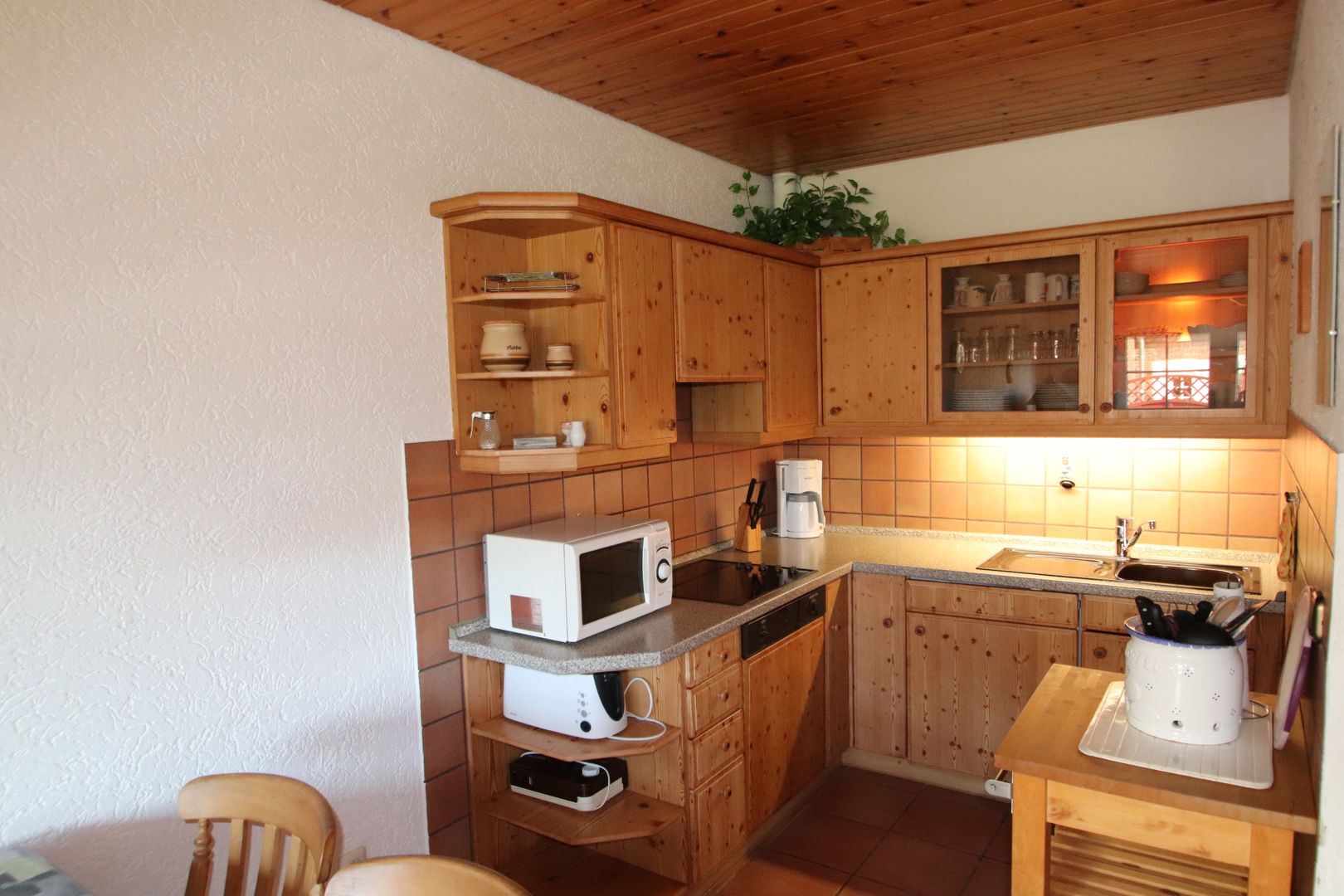 Offene Küche zum Wohnraum Ferienhaus Queller 13a Nordsee Friedrichskoog