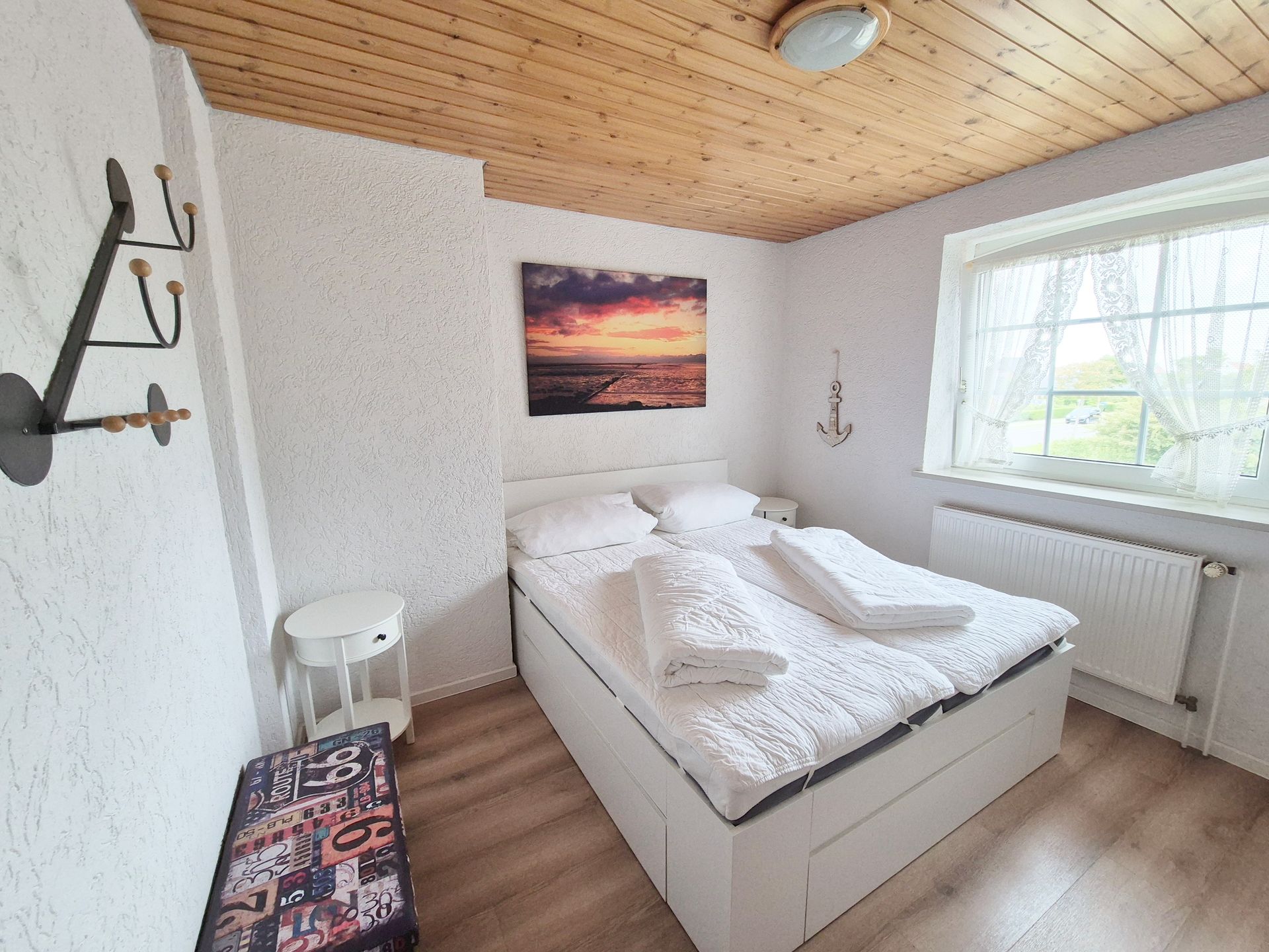 Schlafraum mit Doppelbett Ferienwohnung 128 Koogstraße 132 Nordsee Friedrichskoog