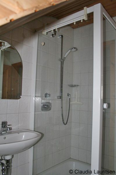 Dusche im Badezimmer Ferienwohnung 130 Koogstraße 132 Nordsee Friedrichskoog
