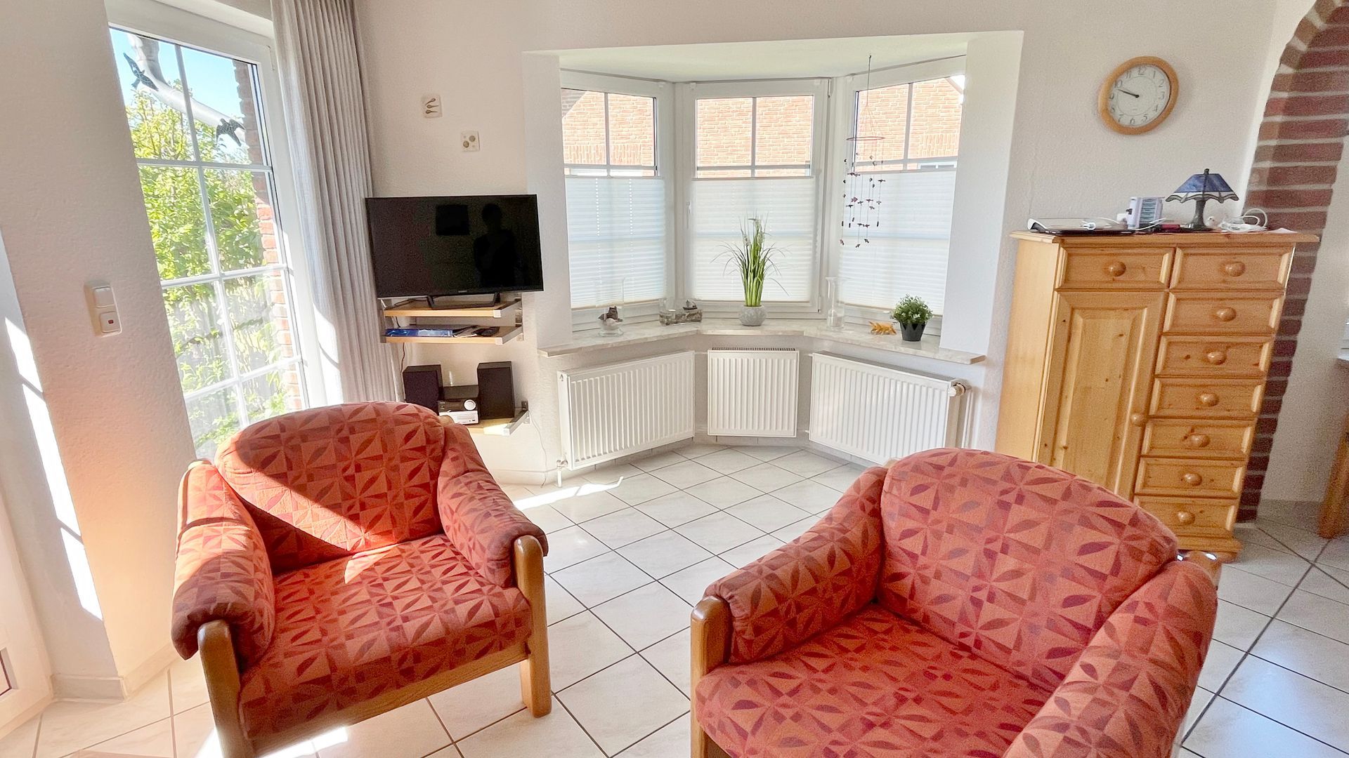 TV im Wohnraum Ferienhaus Norderpiep 41 25718 Friedrichskoog Nordsee