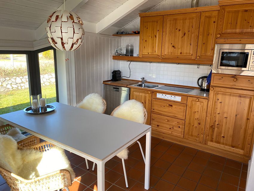 Offene Küche mit Essplatz Ferienhaus Sandboll 28 Nordsee Friedrichskoog