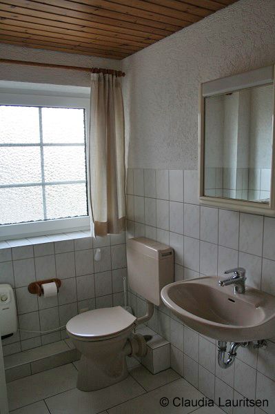Gäste WC im Obergeschoss Ferienhaus Sandfoort 2e Nordsee Friedrichskoog