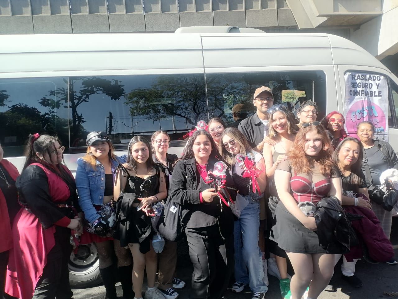 Transporte de chicas a conciertos, como llegar a conciertos, conciertos cdmx, como llegar al foro sol, como regresar de un concierto, transporte al estadio gnp seguros, transporte al palacio de los deportes, cuanto cobra un uber al foro sol, estadio gnp seguros, palacio de los deportes, cuanto cobra un uber, como llego al estadio gnp seguros, como regreso del estadio gnp seguros, como regreso del palacio de los deportes, donde esta el estadio gnp seguros, metro al estadio gnp seguros