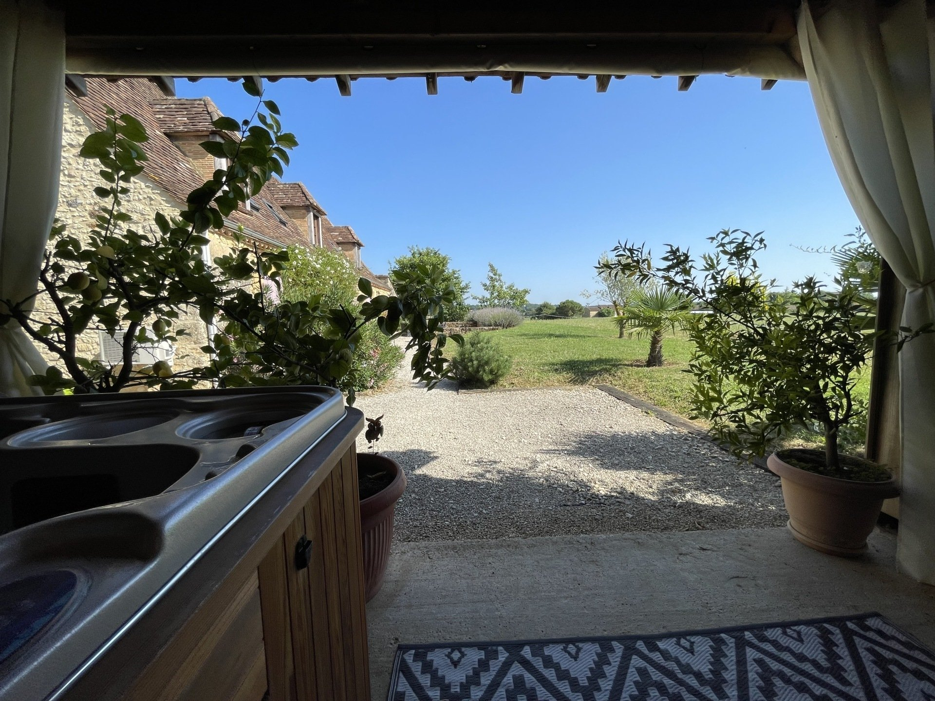 Chambres d'hôtes Dordogne-Jaccuzi-Maison d'hôtes