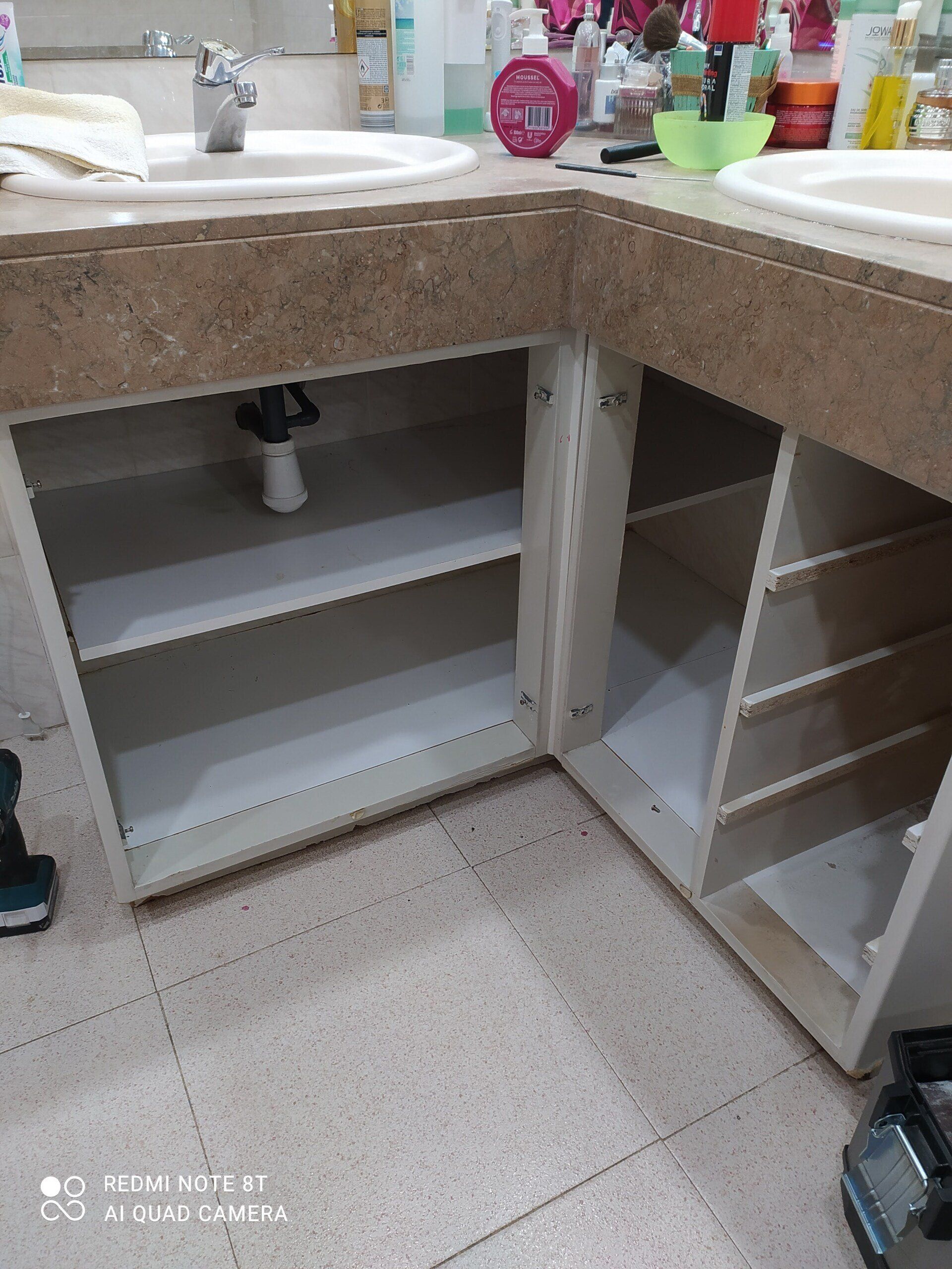 Reparación de mueble de aseo