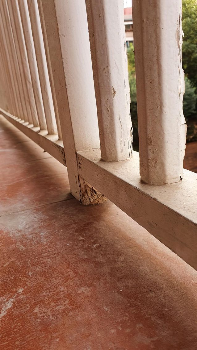 barandilla deteriorada