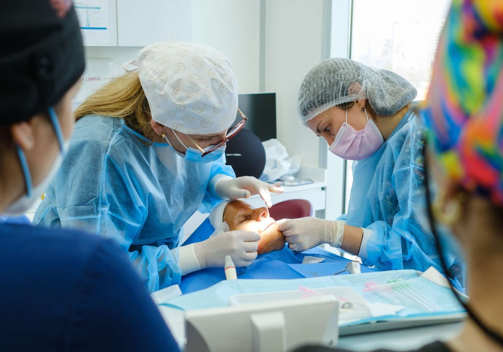 Hilos tensores y sus aplicaciones en Armonización Facial y Medicina Estetica Facial Hilos tensores y sus aplicaciones en Armonización Facial y Medicina Estetica Facial