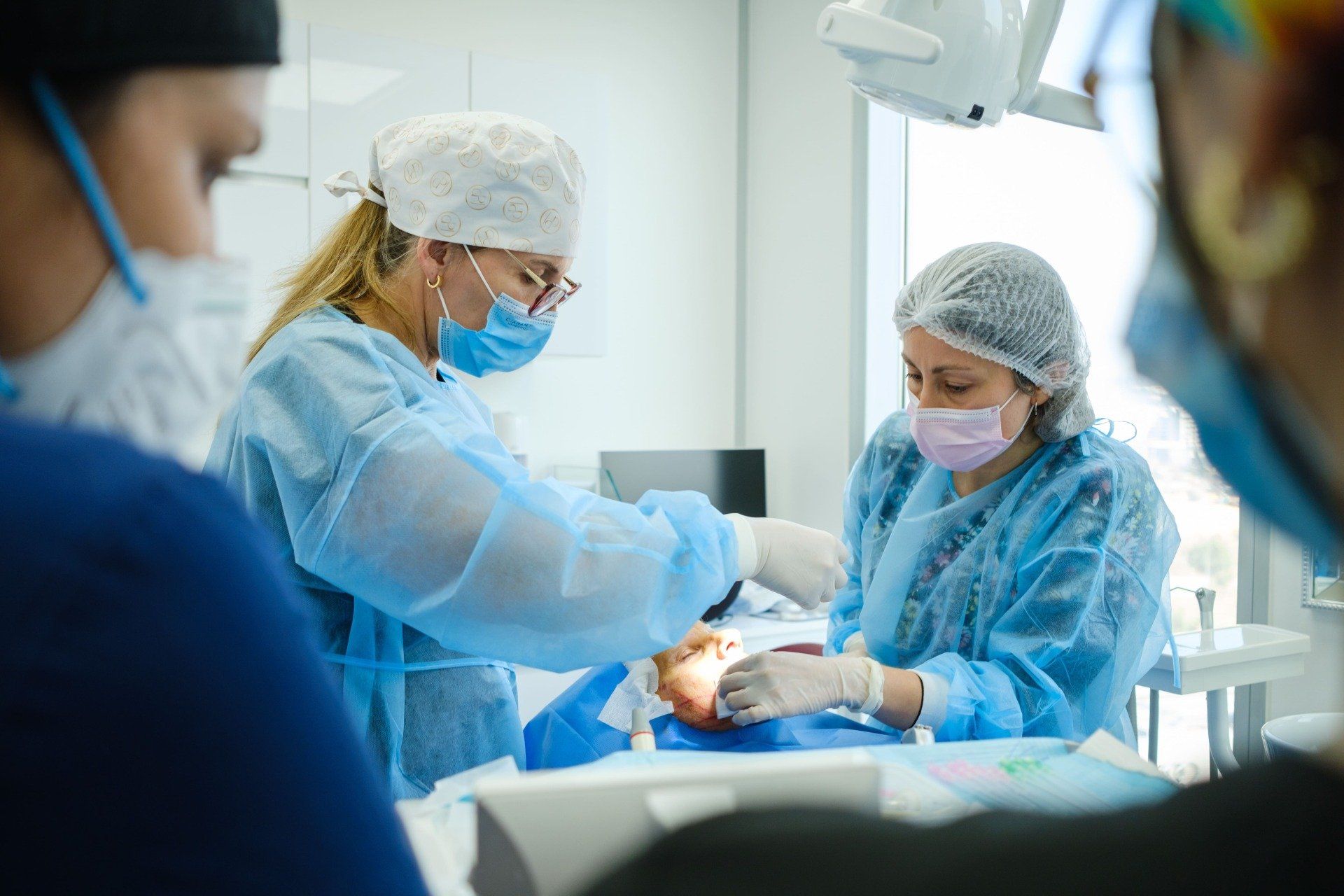 Aplicación de hilos tensores en Armonización Facial y Medicina Estetica Facial.