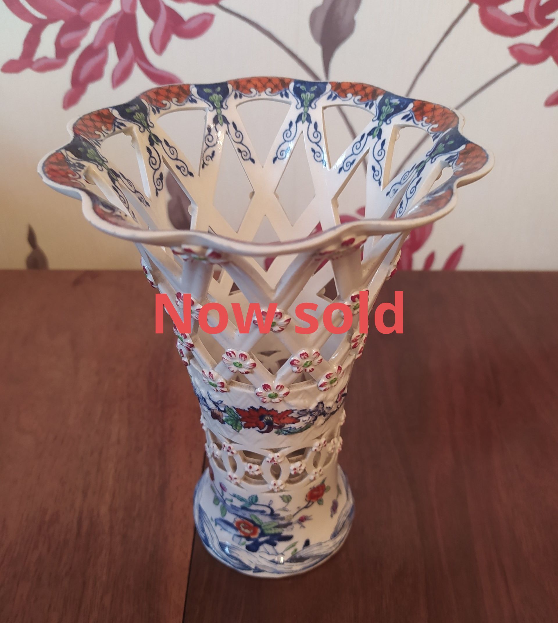 The pompadour booths reticulated vase.