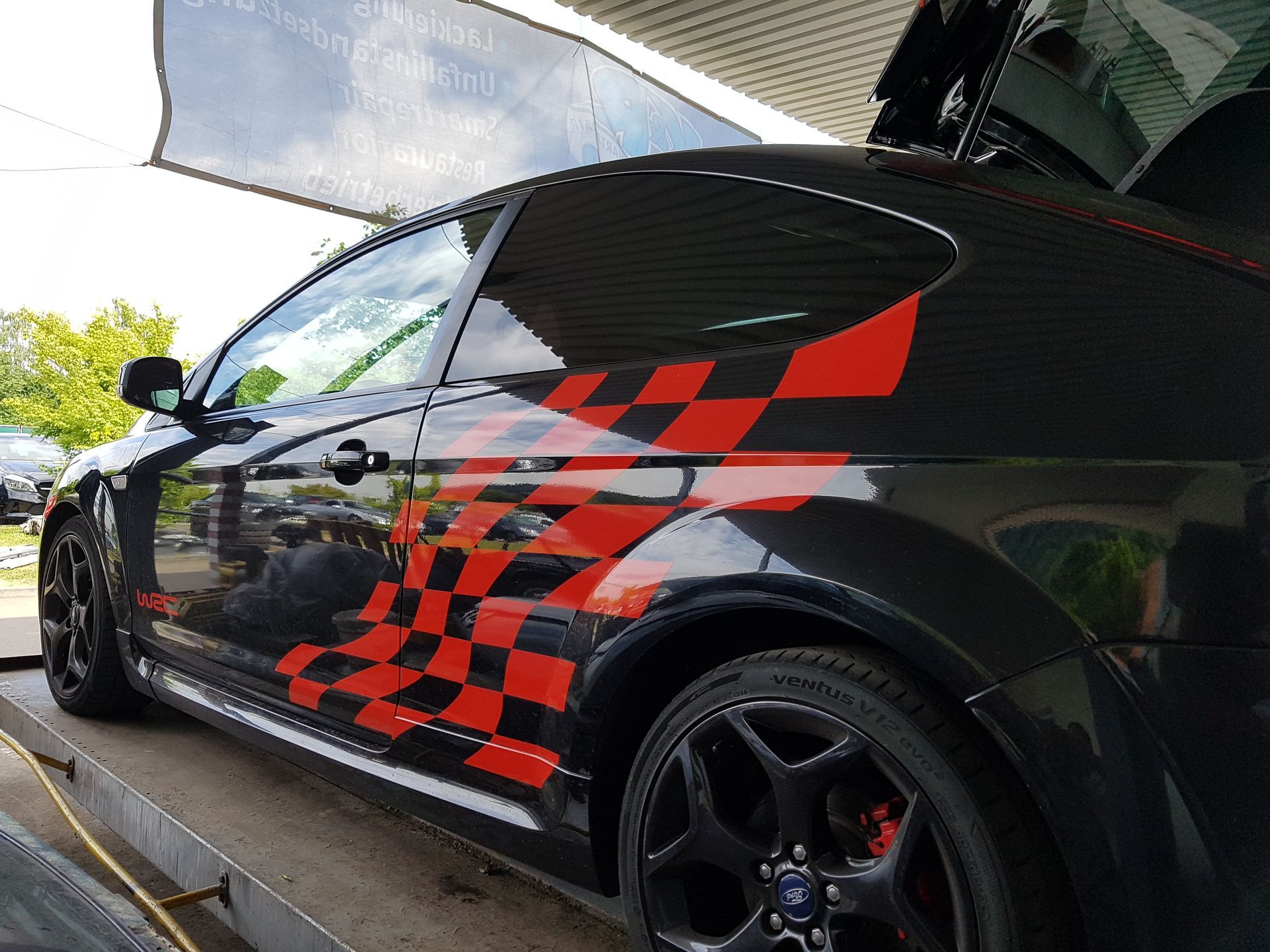 Racestrips Folie - Car Design - Folien Verklebung von R3klame Werbetechnik in Merzig-Wadern und Trier