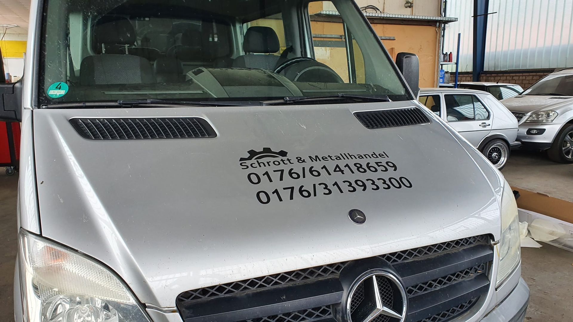 Fahrzeugbeschriftung - Firmentransporter Folienbeschriftung - Verklebung von R3klame Werbetechnik in Merzig-Wadern und Trier