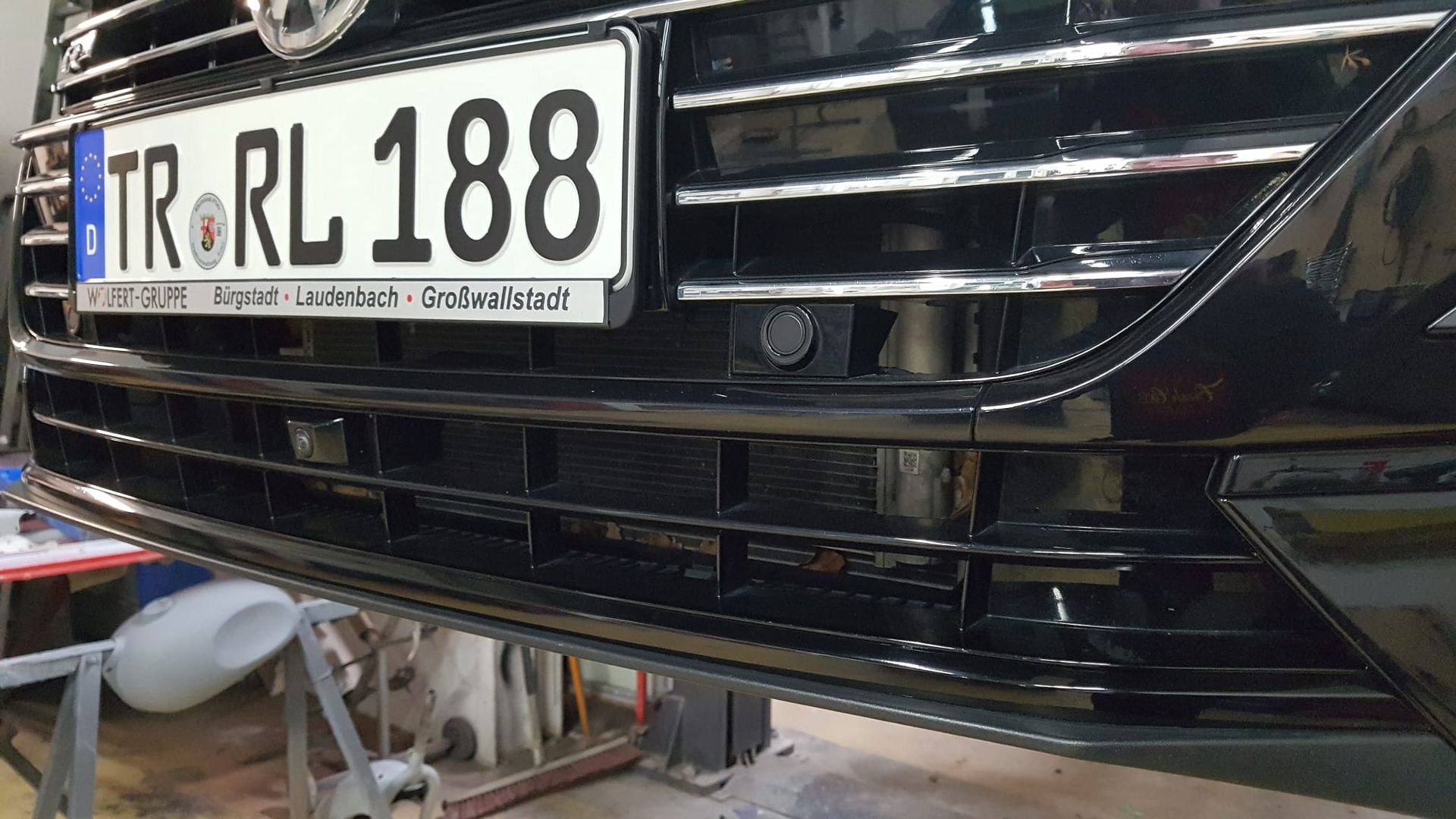 Folierung von Chrome  - Zierleisten PKW
  von R3klame Werbetechnik in Merzig-Wadern und Trier