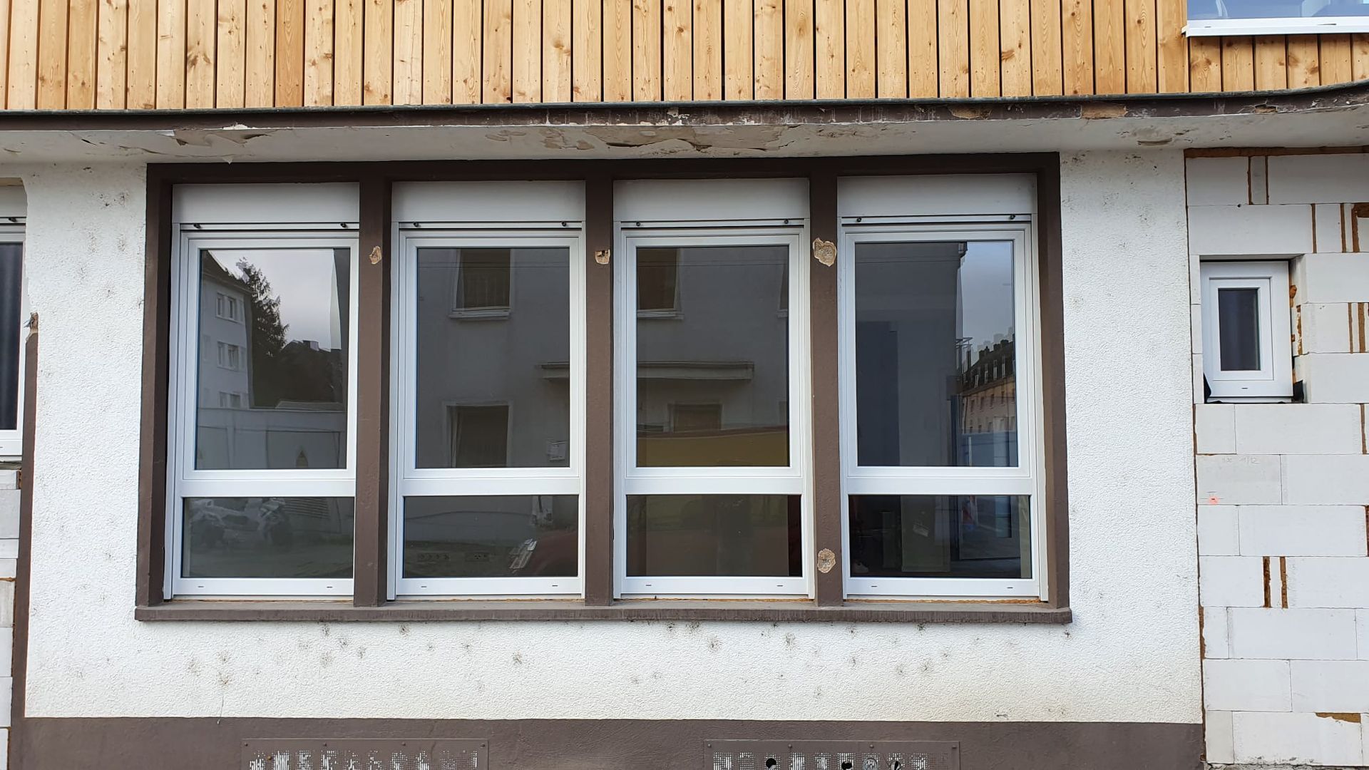 Fensterscheiben - Werbung  - Sichtschutz - Beschriftung von R3klame Werbetechnik in Merzig-Wadern und Trier