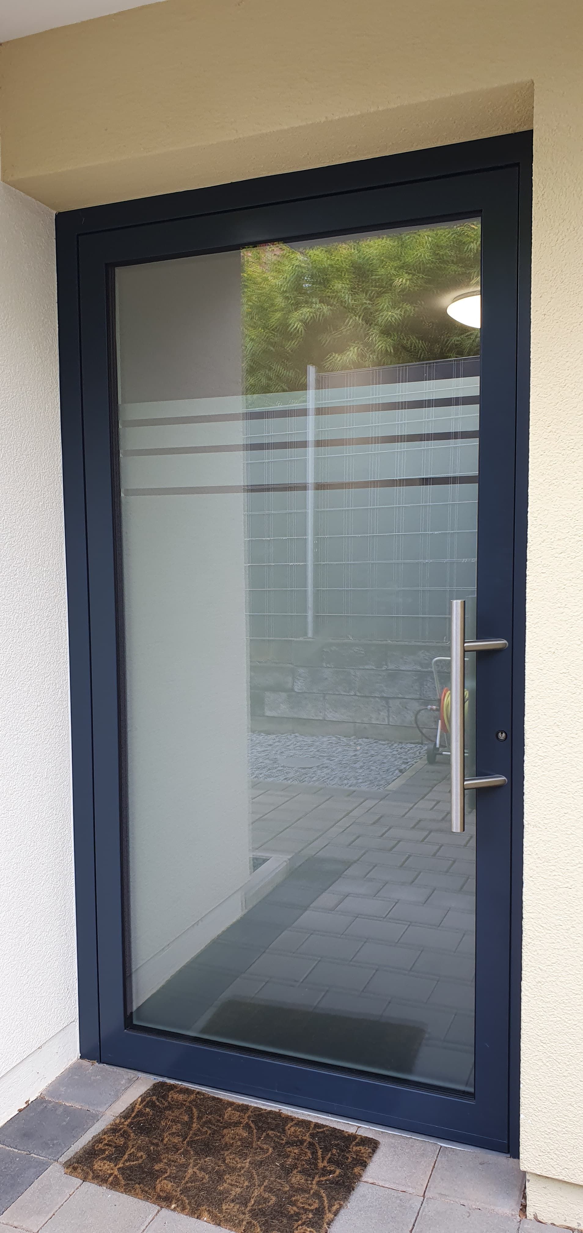 Sichtschutz, Fenster, Tür, mit Milchglas, Silber fein Glasdekor von R3klame Werbetechnik in Trier und Merzig