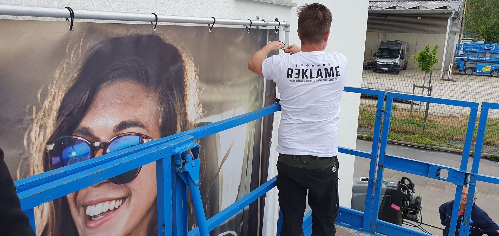 Banner von R3klame Werbetechnik in Merzig-Wadern und Trier