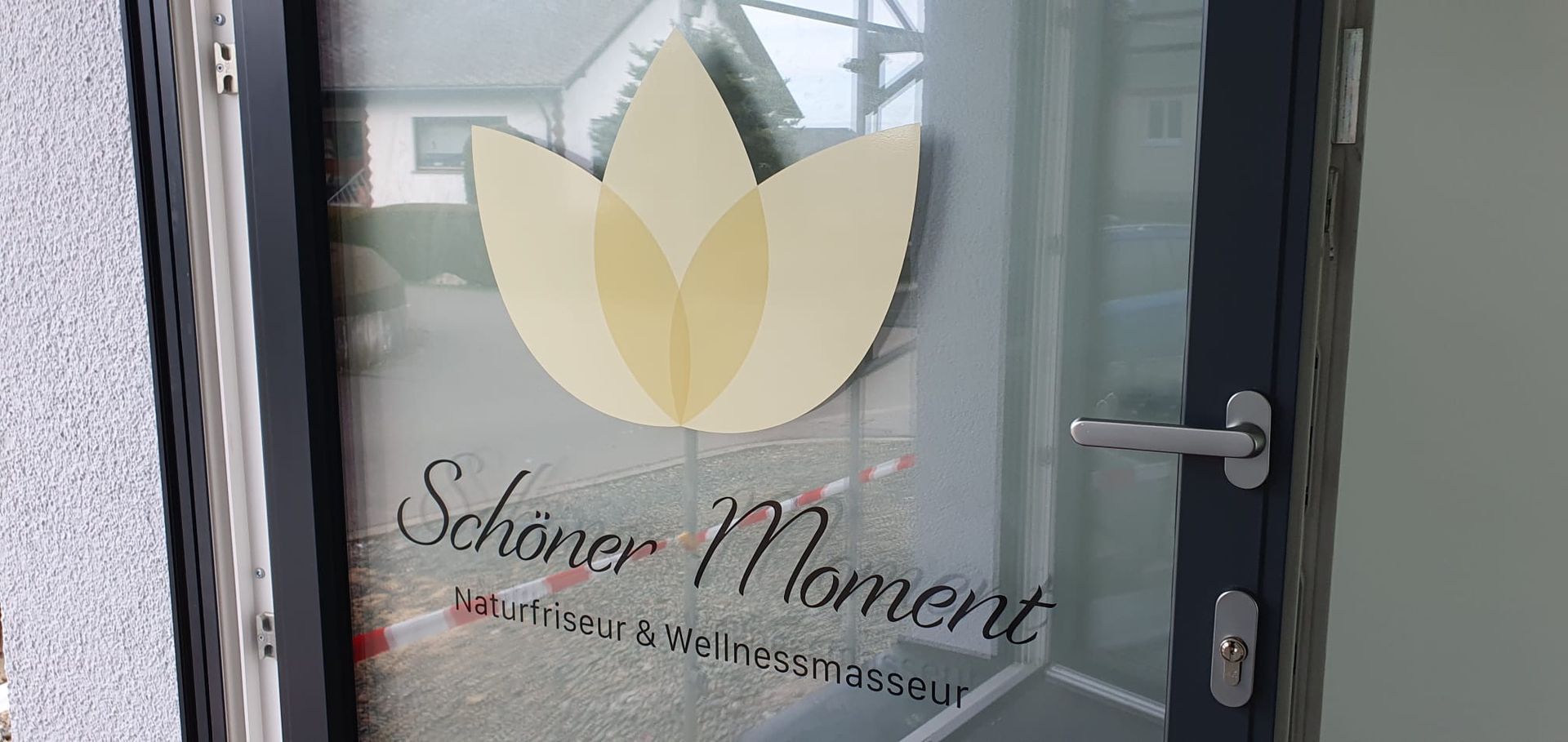 Schaufenster Werbung von R3klame Werbetechnik in Merzig-Wadern und Trier