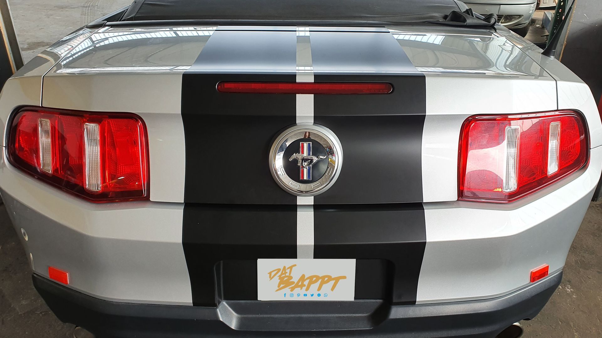 USA Car mit Streifenfolierung