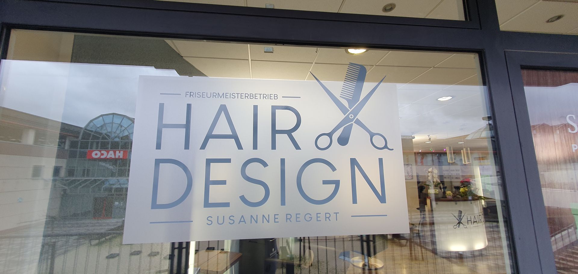 Beschriftung Fenster - Werbung - Firmenlogo Banner von R3klame Werbetechnik in Merzig-Wadern und Trier