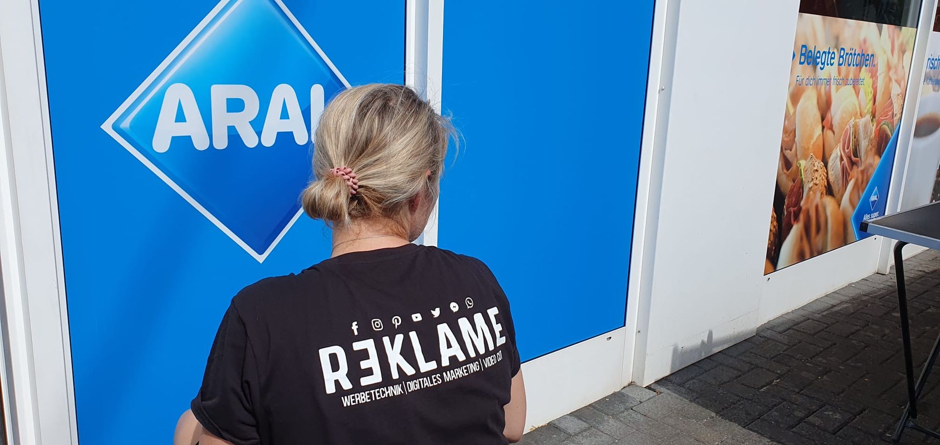 Araltankstellen Werbung für Fenster von R3klame Werbetechnik in Merzig-Wadern und Trier
