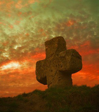 altes-steinkreuz-karmisches-kreuz altes-steinkreuz-karmisches-kreuz