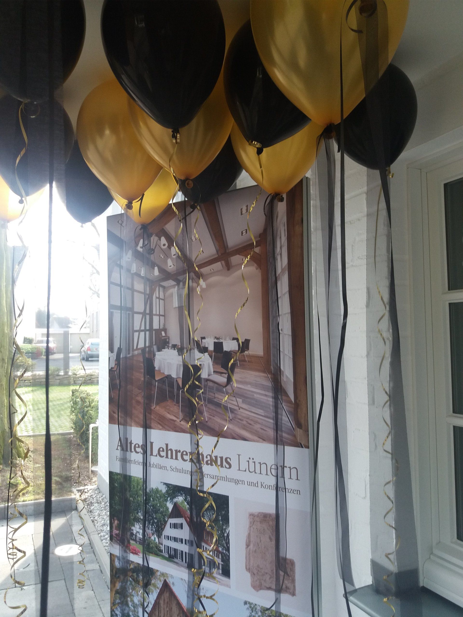 Ein schwarz / goldener Abend