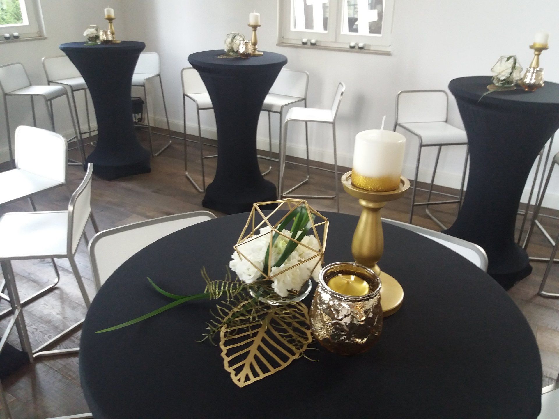 Ein schwarz / goldener Abend