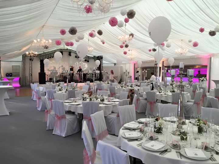 Festzelt Festzelt inkl. Boden und Licht mieten