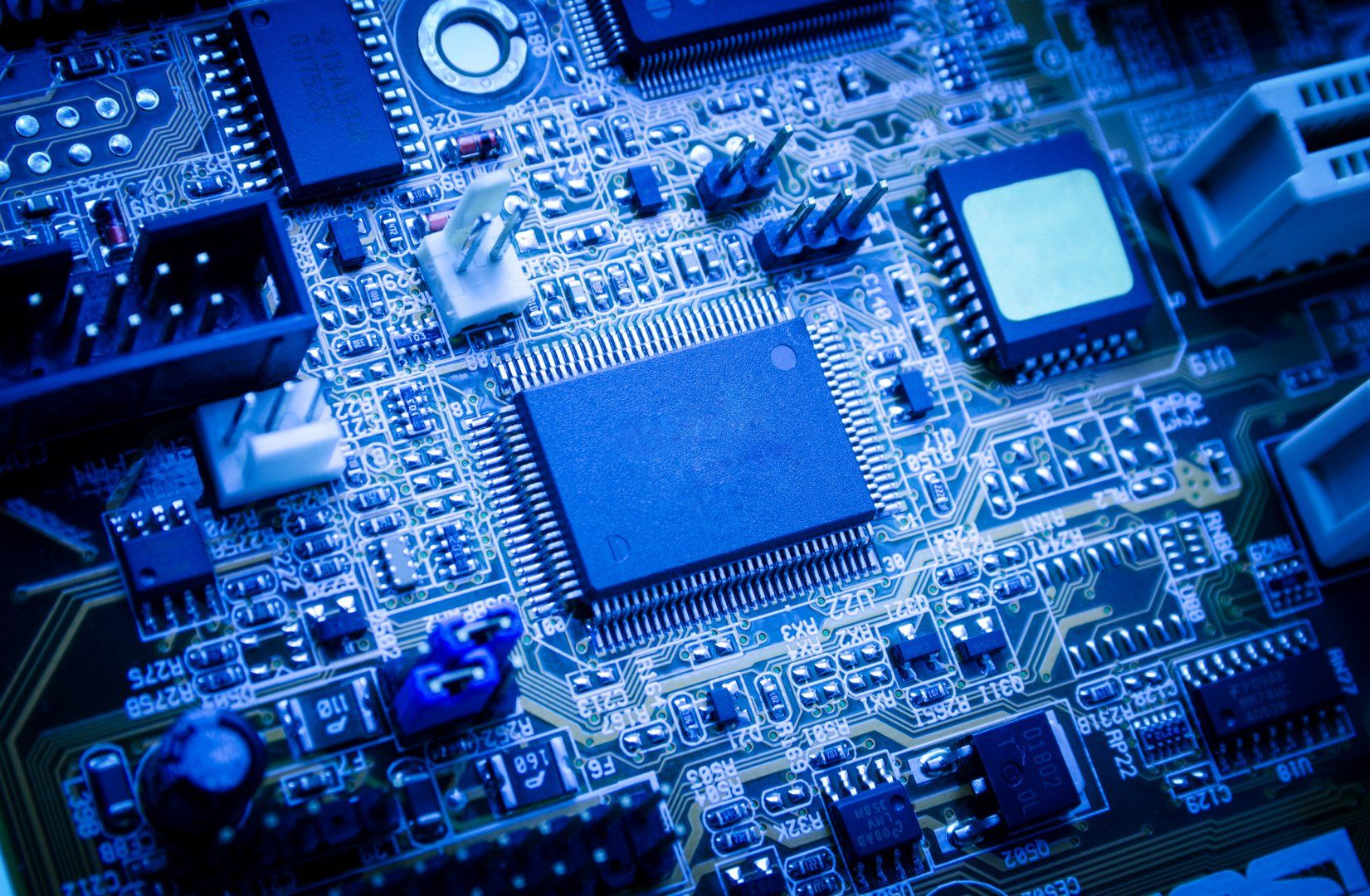 Effiziente Hightech - Elektronik ist die Basis für die Trends, die unsere Zukunft entscheidend prägen werden! Elektronik als Schlüsselindustrie für die Trends der Zukunft