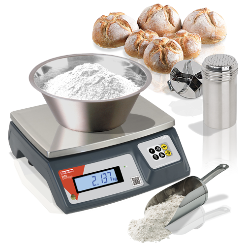 Cuisine avec instruments de pâtisserie