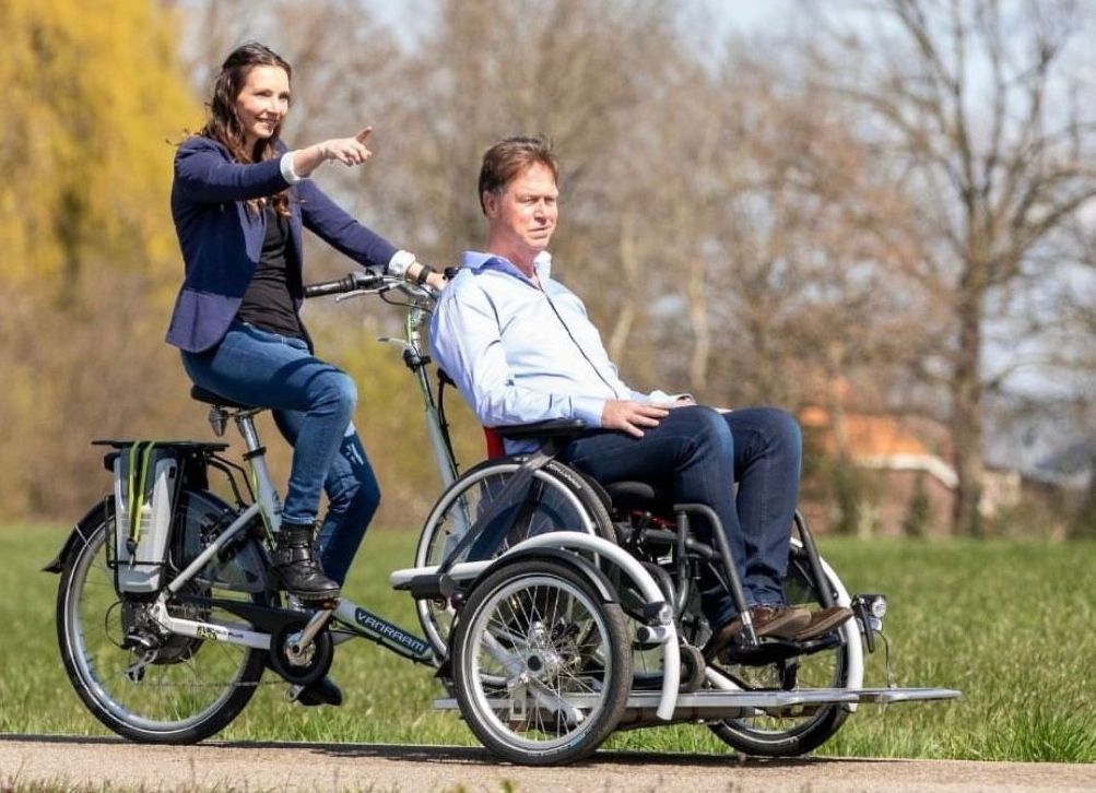 vanRaam VELOPLUS Rollstuhltransport-Fahrrad www.RadelnOhneAlter.COM www.ChristianiaBikes.de von Veloprojekt vanRaam VELOPLUS
Rollstuhltransport-Fahrrad
www.RadelnOhneAlter.COM
www.ChristianiaBikes.de
von Veloprojekt