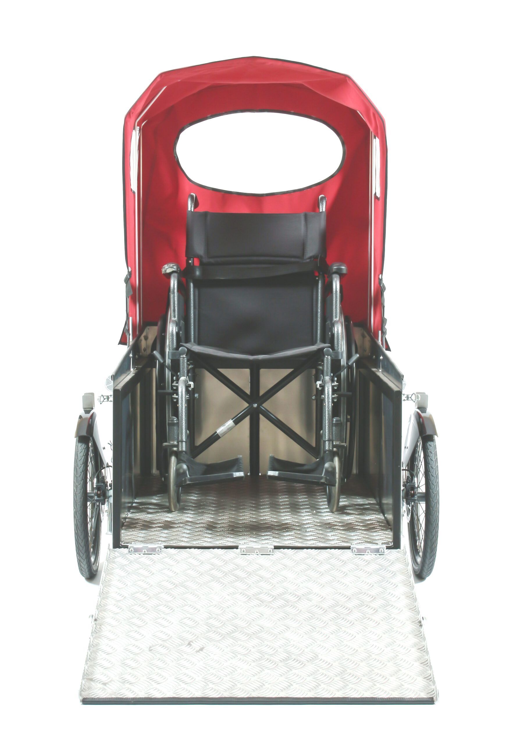 Rollstuhl bereit zum Herausfahren - Nihola Flex2