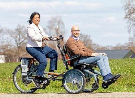 vanRaam OPAIR Rollstuhl-Fahrrad - trennbar www.RadelnOhneAlter.COM www.ChristianiaBikes.de von Veloprojekt vanRaam OPAIR
Rollstuhl-Fahrrad - trennbar
www.RadelnOhneAlter.COM
www.ChristianiaBikes.de
von Veloprojekt