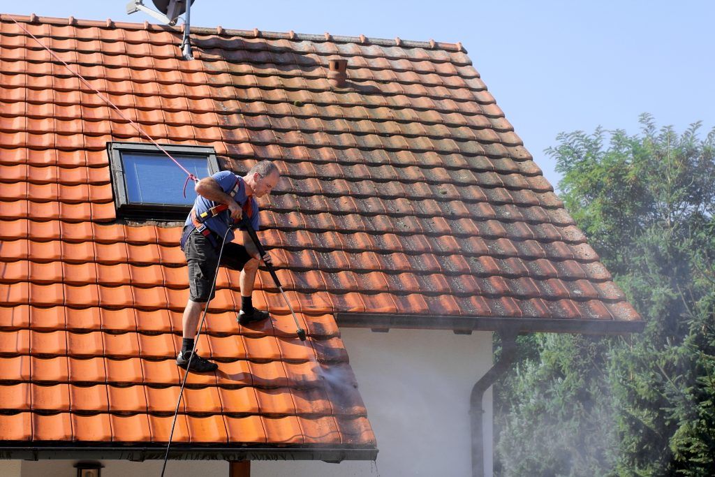 Entreprise de Demoussage et entretien toiture 94