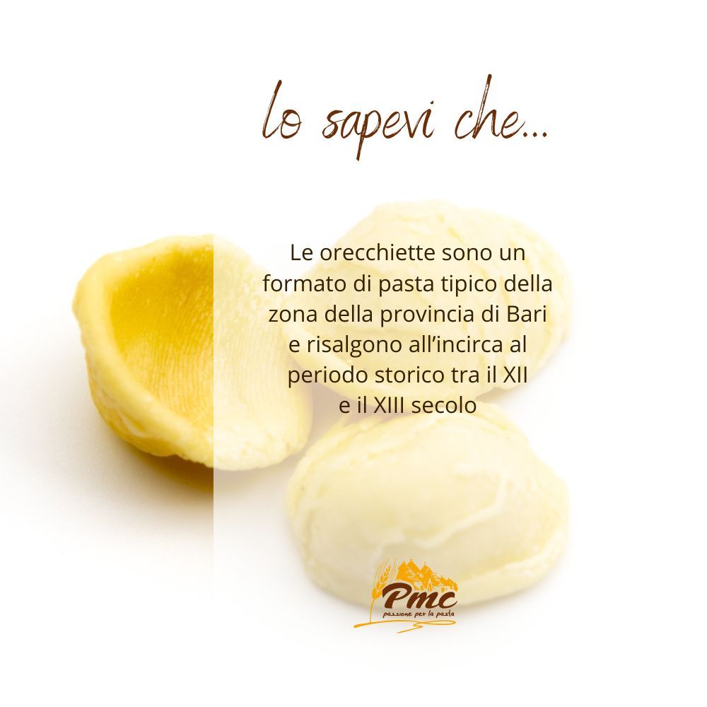 Le orecchiette sono un formato di pasta tipico della zona della provincia di Bari e risalgono all’incirca al periodo storico tra il XII e il XIII secolo. In dialetto barese vengono chiamate “recchietelle” per la loro forma ad orecchie. Le orecchiette sono un formato di pasta tipico della zona della provincia di Bari e risalgono all’incirca al periodo storico tra il XII e il XIII secolo. In dialetto barese vengono chiamate “recchietelle” per la loro forma ad orecchie.