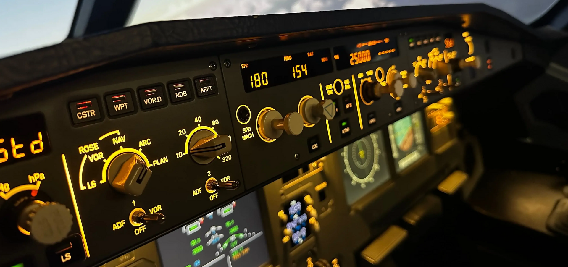 Bedienelemente im Airbus A320 Full Motion Flugsimulator