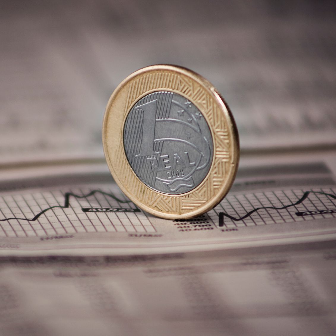 Ein-Euro-Münze als Symbol für kostengünstiger Service