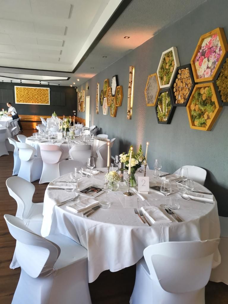 Berghotel Kristall - festlich geschmückter Saal