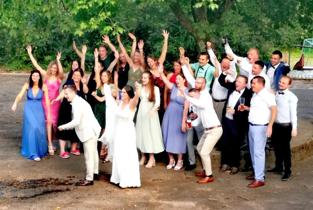 Gruppenfoto der Hochzeitsgäste