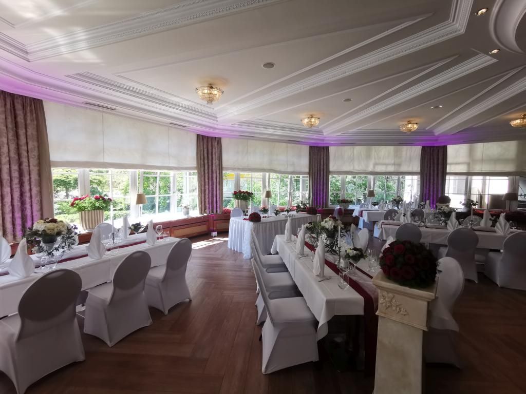Festlicher Saal des Parkhotels Idar-Oberstein