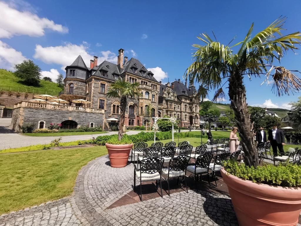 Schloss Lieser an der Mosel Schlossgarten für freie Trauung