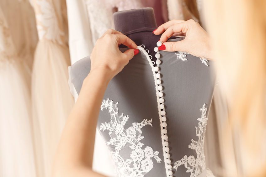 Schneiderei Solingen für Brautkleider & Herrenanzüge