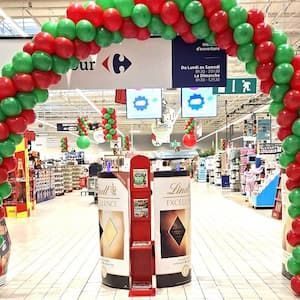 arche-ballon-entree-magasin-paris