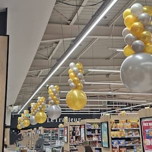 colonne-ballons-ligne-caisse-paris