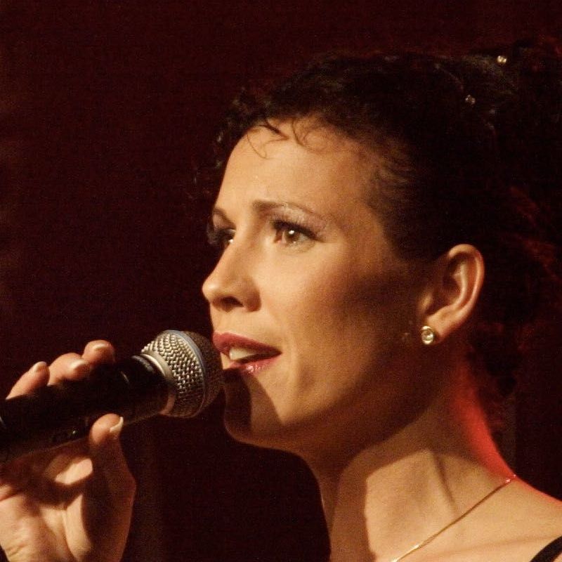 Opernsängerin und Gesangslehrerin auf der Bühne – Stimme Gogolin