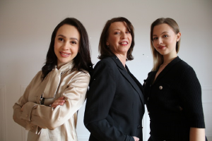 FRENA — L’art de la décoration s’invite chez vous. Offrez à votre intérieur des créations uniques.